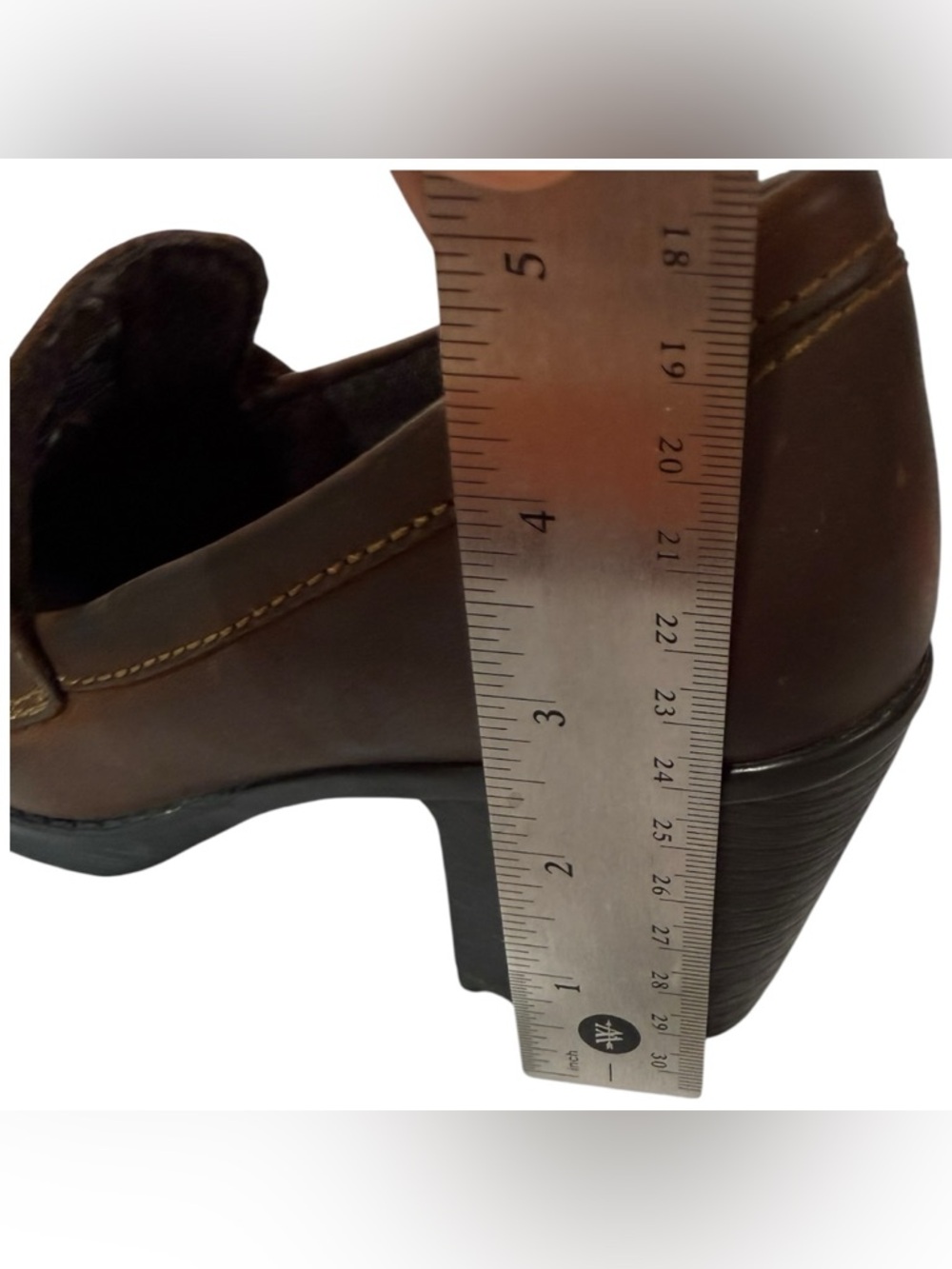 Eastland Moon Beam Brown Leather Loafer Heels Chunky Lug Sole Size 8.5 - Picture 11 of 11